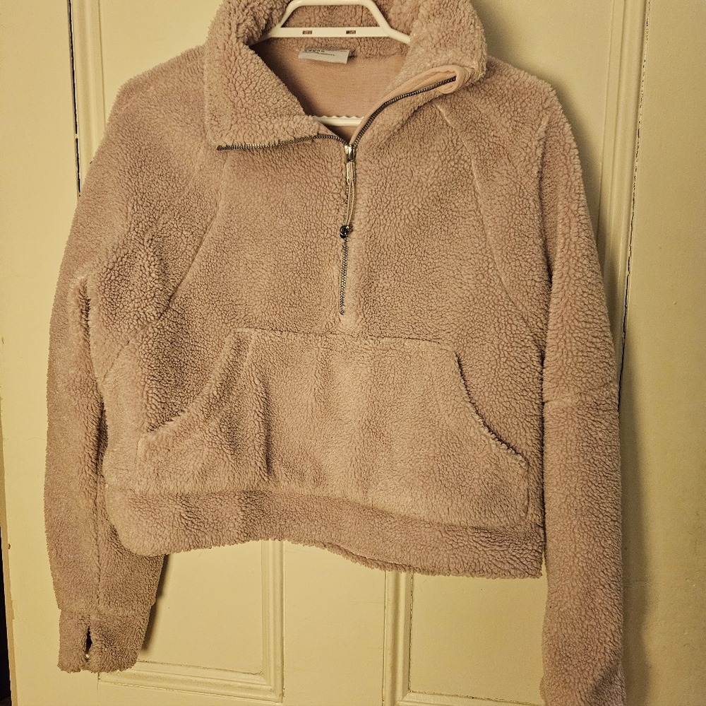 Cropped Lululemon Teddy Sweater